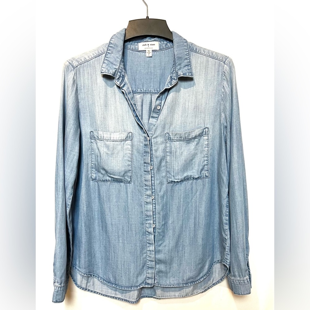Anthropologie Cloth & Stone Chambray button down